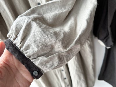 画像16: Luminaes ベルギーリネンキャンバス チビ襟バイカラーギャザーOP