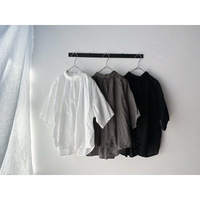 画像1: Veritecoeur バックボタンブラウス