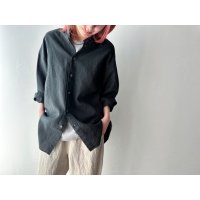 Veritecoeur ユニセックスリネンシャツ