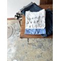 NATURAL LAUNDRY シャンカールミニモックフォントTシャツ