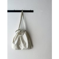 Veritecoeur メタリックポーチバッグ