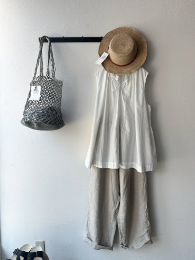 画像1: *sale30%off* grin キャンブリックフリルノースリシャツ