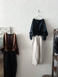 Vlas Blomme L/C Buff テーパードパンツ (unisex)
