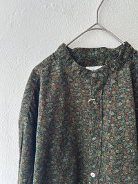 prit 40/1キャラメルコール小花プリント スタンドカラーシャツ