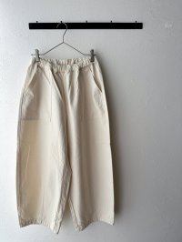 prit バックサテン 裾ダーツベイカーパンツ