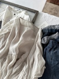 Véritécoeur リネンギャザープルオーバー