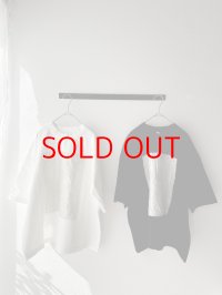 prit 17/1空紡天竺×40/1リネン箔プリント 5分袖フレームＴシャツ