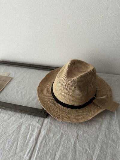 画像2: Made in Mada  ELYA ラフィアハット　 NATURAL 革黒ベルト付