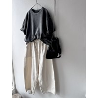 prit バックサテン 裾ダーツベイカーパンツ