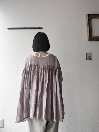 画像2: 【5月末までのご予約でポイント２倍】（予約 / ６月末入荷）　Luminaes 手染めリネン 後ろギャザープルオーバー