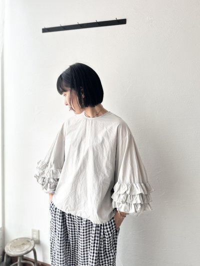 画像1: Gauze# FRILL SLEEVE BLOUSE