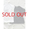 (g) TENJIKU PRINT Tee ALPHABET