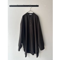 Véritécoeur ヘンリーネックシャツ