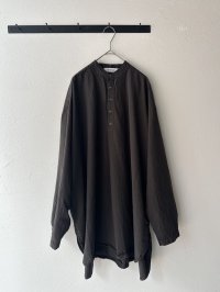 Véritécoeur ヘンリーネックシャツ