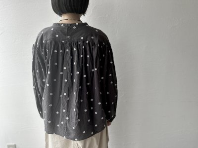 画像2: nouvelles du paradis ドットカットジャガード 袖口レースギャザーブラウス