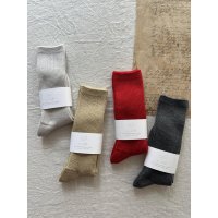 en lille ゆりかご ウールミドル丈ソックス  (23~25cm) 