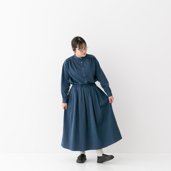 画像15: prit サテンダブルストライプ スタンドカラーギャザーブラウス【クリックポスト（185円）発送可能】 (15)