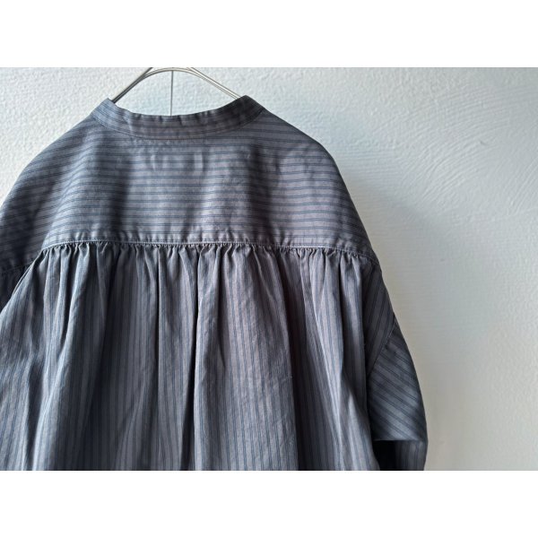 画像7: prit サテンダブルストライプ スタンドカラーギャザーブラウス【クリックポスト（185円）発送可能】 (7)
