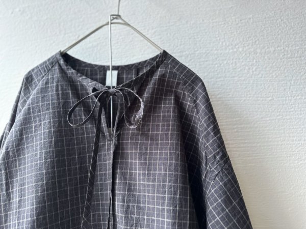 画像9: nouvelles du paradis ミニチェックドライワッシャー チョーカーネックブラウス【クリックポスト(185円)発送可能】 (9)