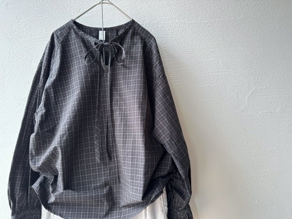 画像8: nouvelles du paradis ミニチェックドライワッシャー チョーカーネックブラウス【クリックポスト(185円)発送可能】 (8)