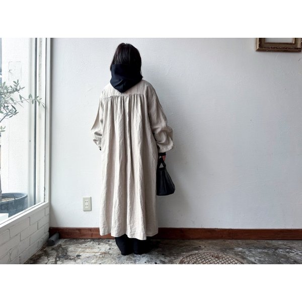 画像4: Luminaes ベルギーリネンキャンバス チビ襟バイカラーギャザーOP (4)