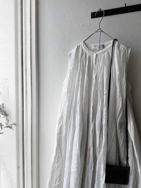 画像4: Veritecoeur スリーブレスギャザーブラウス  ( long ) (4)