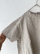 画像5: prit 60/1リネントライアングル刺繍 × 60/1リネン切替スタンドカラーAラインプルオーバー (5)