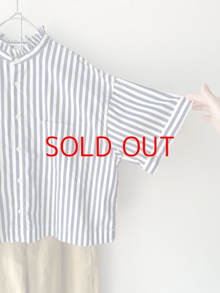 画像1: nouvelles du paradis ストライプクロス フリル衿ワイドブラウス【クリックポスト（185円）発送可能】 (1)