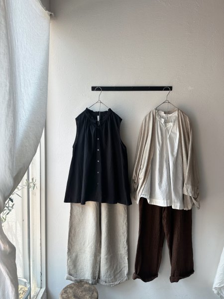画像1: *sale30%off* grin キャンブリックフリルノースリシャツ (1)