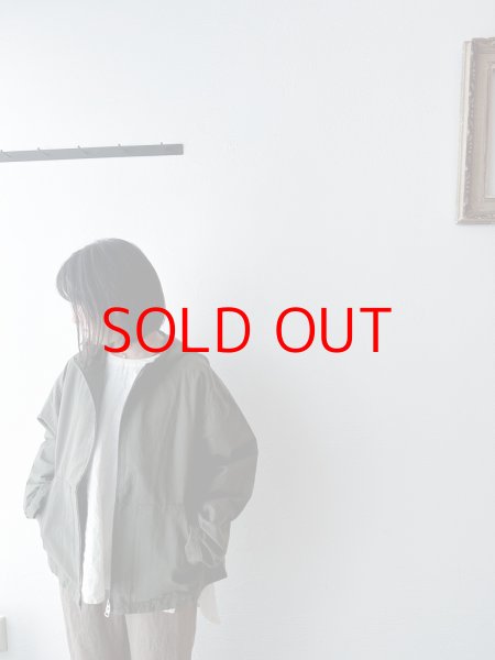 画像2: NATURAL LAUNDRY コットンリネンポプリン ジップアップブルゾン (2)