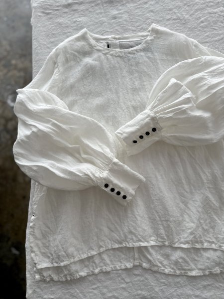 画像2: Luminaes 1/60手染めリネン ランタン袖ブラウス (2)